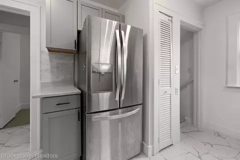 Kitchen - 4760 Curtis St, Dearborn, MI 48126 photo 3 of 4