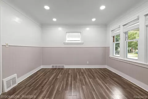 Living - 4760 Curtis St, Dearborn, MI 48126 photo 3 of 4