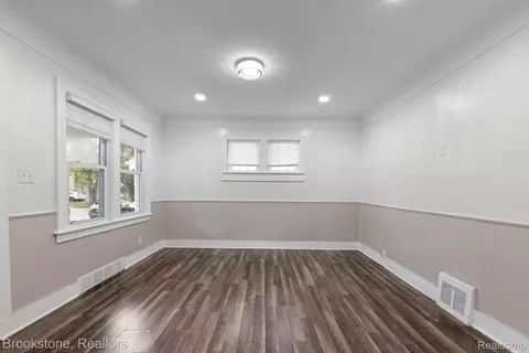 Living - 4760 Curtis St, Dearborn, MI 48126 photo 2 of 4