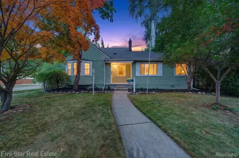 2284 Columbia Rd, Berkley, MI 48072