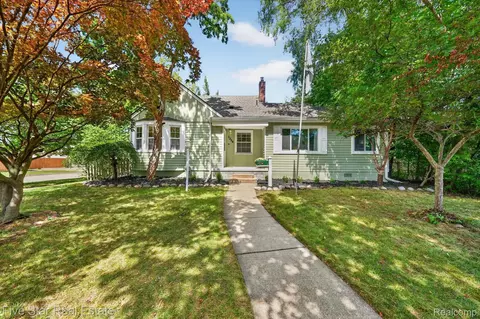 2284 Columbia Rd, Berkley, MI 48072