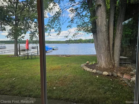 View/Area - 14344 Edgewater Dr, Dexter, MI 48137 photo 2 of 2