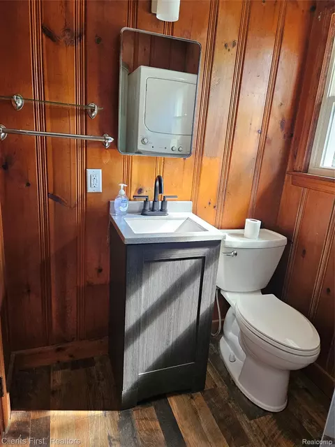 Bath - 14344 Edgewater Dr, Dexter, MI 48137 photo 2 of 2