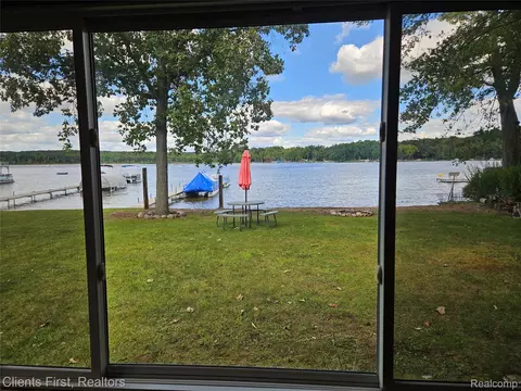 View/Area - 14344 Edgewater Dr, Dexter, MI 48137 photo 1 of 2