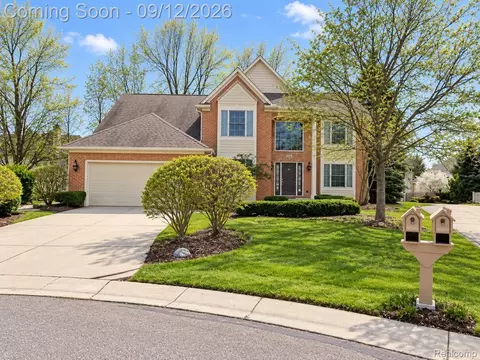 37673 Mckenzie Ct, Farmington Hills, MI 48331