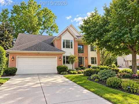 37673 Mckenzie Ct, Farmington Hills, MI 48331
