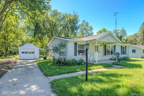 3501 Idle Hour Ct, Burtchville, MI 48059