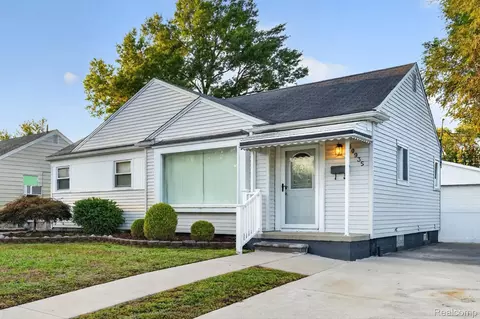 30935 Sheridan St, Garden City, MI 48135