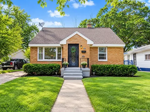 844 Amity Ave, Muskegon, MI 49442