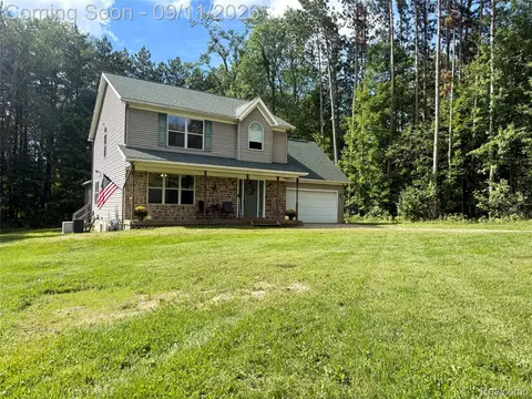 3301 Pine Bluff Ct, Oregon, MI 48421