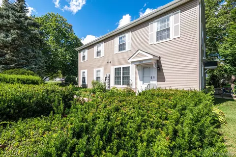 17036 Rock Harbor Ct, Clinton Township, MI 48038