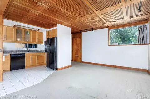 Living - 18258 Outer Dr, Dearborn, MI 48128 photo 4 of 6