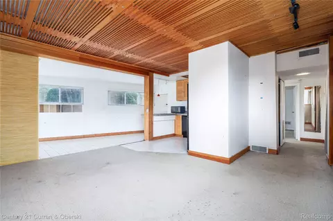Living - 18258 Outer Dr, Dearborn, MI 48128 photo 3 of 6