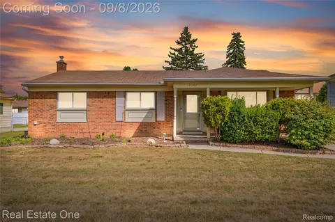 15063 Annapolis Dr, Sterling Heights, MI 48313