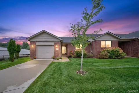 1471 Duncan Ct, Sylvan, MI 48118