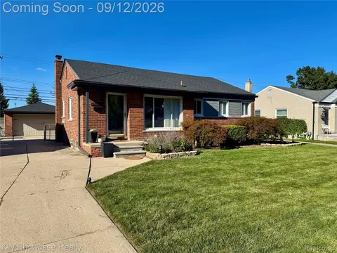 29896 Orangelawn St, Livonia, MI 48150