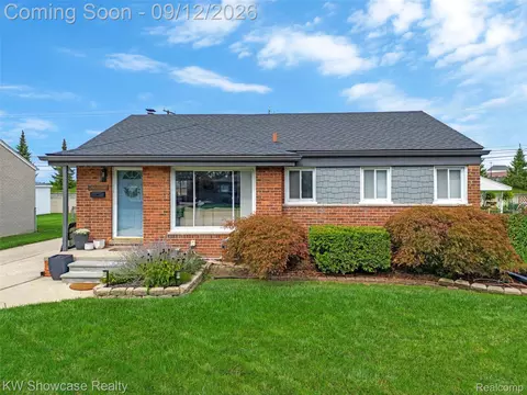29896 Orangelawn St, Livonia, MI 48150