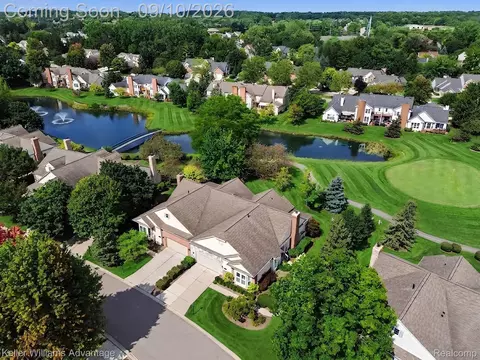39646 Muirfield Ln, Northville, MI 48168