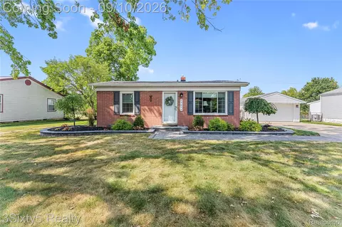 25674 Maywood St, Woodhaven, MI 48183