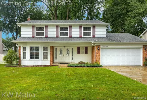 30635 Old Stream St, Southfield, MI 48076