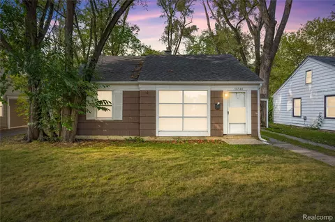 10720 Albany St, Oak Park, MI 48237