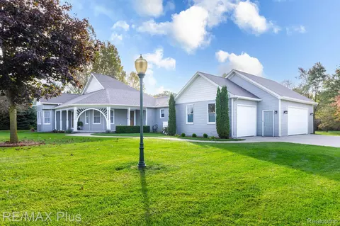 7032 E Hill Rd, Grand Blanc, MI 48439