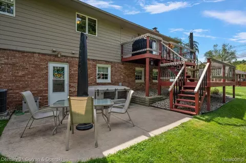 Exterior - 219 E Caledonia St, Howell, MI 48843 photo 5 of 10