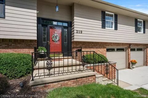 Exterior - 219 E Caledonia St, Howell, MI 48843 photo 3 of 10
