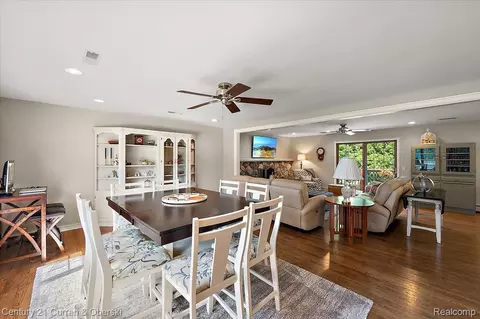 Dining - 219 E Caledonia St, Howell, MI 48843 photo 3 of 3
