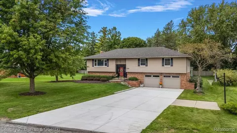 Other - 219 E Caledonia St, Howell, MI 48843 photo 2 of 22