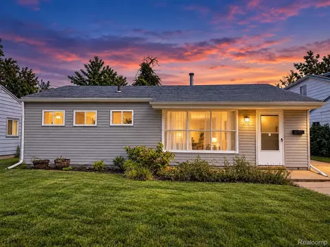1615 E Greig Ave, Madison Heights, MI 48071