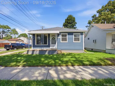 17803 Tennyson St, Roseville, MI 48066