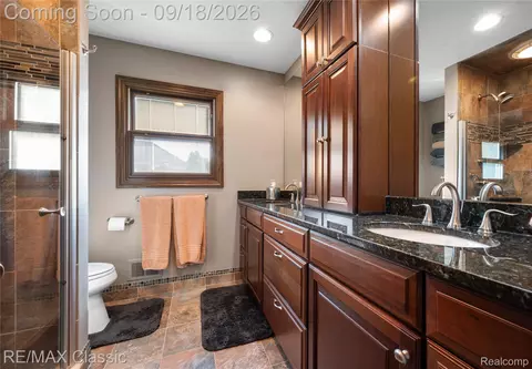 Bath - 2899 Current Dr, Rochester Hills, MI 48309 photo 4 of 6