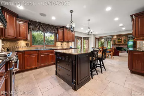 Kitchen - 2899 Current Dr, Rochester Hills, MI 48309 photo 1 of 6