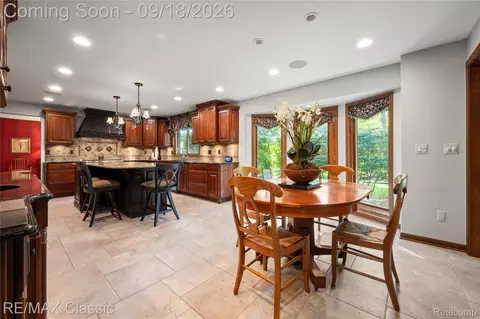 Kitchen - 2899 Current Dr, Rochester Hills, MI 48309 photo 6 of 6