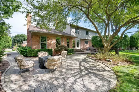 Exterior - 2899 Current Dr, Rochester Hills, MI 48309 photo 1 of 4