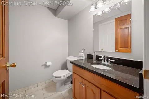 Bath - 2899 Current Dr, Rochester Hills, MI 48309 photo 6 of 6