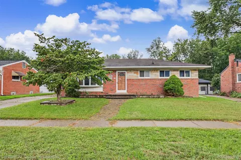 34169 Dover St, Livonia, MI 48150