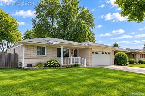 41654 Harvard Dr, Sterling Heights, MI 48313