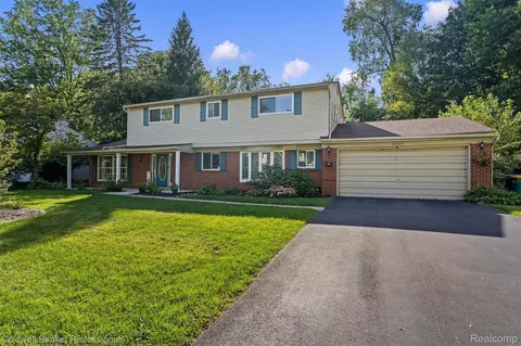 26163 Westmeath St, Farmington Hills, MI 48334