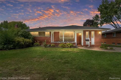 8909 Shannon Dr, Sterling Heights, MI 48314