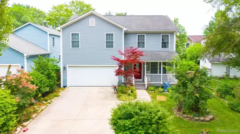 39846 Erie St, Harrison, MI 48045