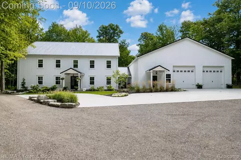 5709 N Herd Rd, Ortonville, MI 48462