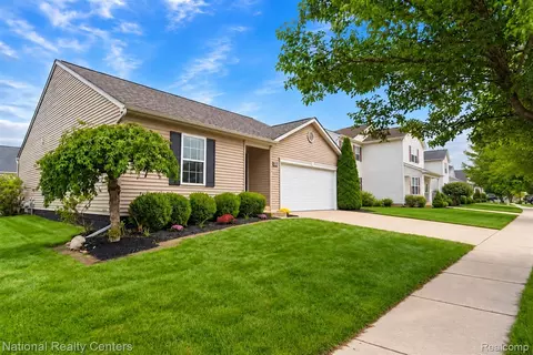 8515 Hawthorn Hl, Lima, MI 48130