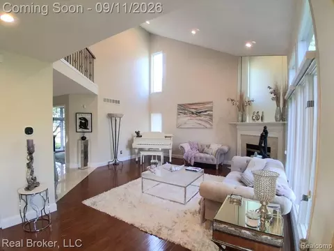 37814 Avon Ln, Farmington Hills, MI 48331