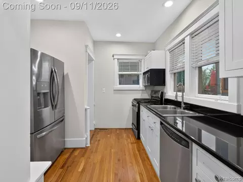 Kitchen - 332 E Maplehurst St, Ferndale, MI 48220 photo 1 of 2