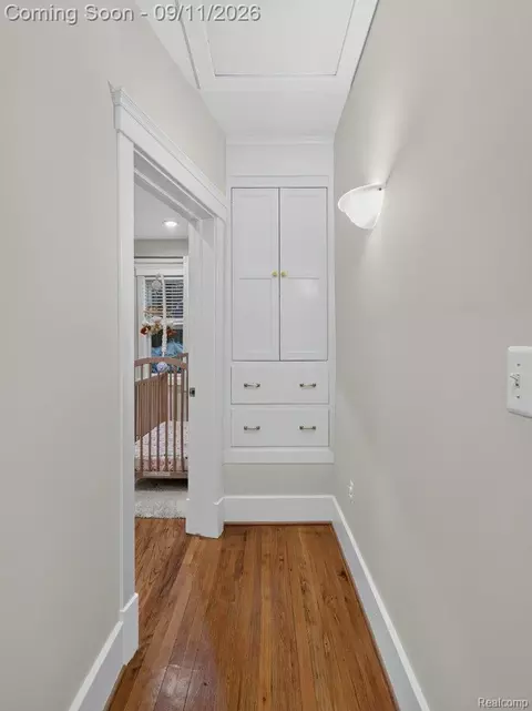 Entry Way - 332 E Maplehurst St, Ferndale, MI 48220 photo 2 of 2