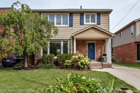 13334 Winchester Ave, Huntington Woods, MI 48070