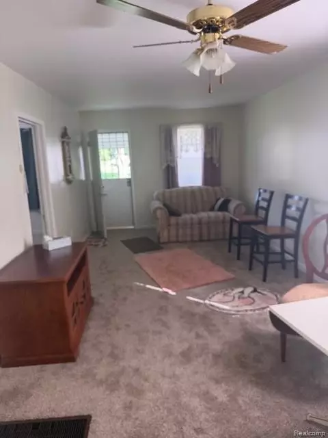 Entry Way - 1159 Sutton Ave, Flint, MI 48504 photo 2 of 3