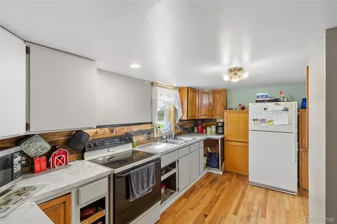 Kitchen - 10173 E Mount Morris Rd, Richfield, MI 48423 photo 2 of 2
